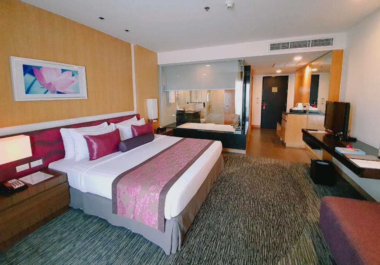 Amaranth Suvarnabhumi Hotel Bangkok Exterior photo Deluxe Room