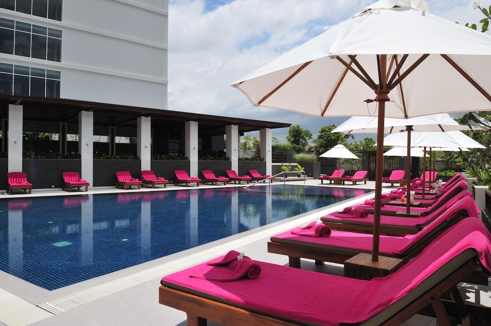 Amaranth Suvarnabhumi Hotel Bangkok Exterior photo The pool at the hotel