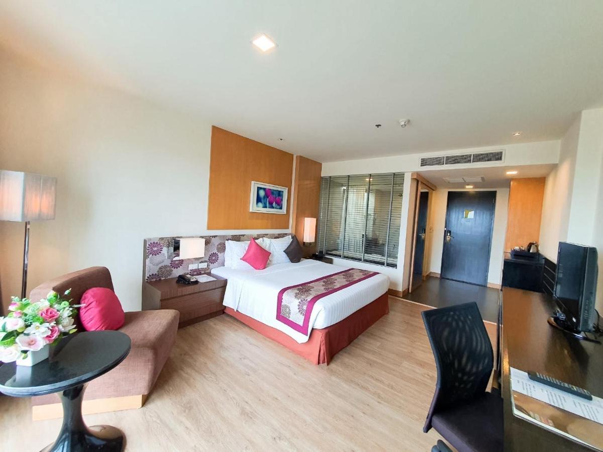 Amaranth Suvarnabhumi Hotel Bangkok Exterior photo Deluxe Room