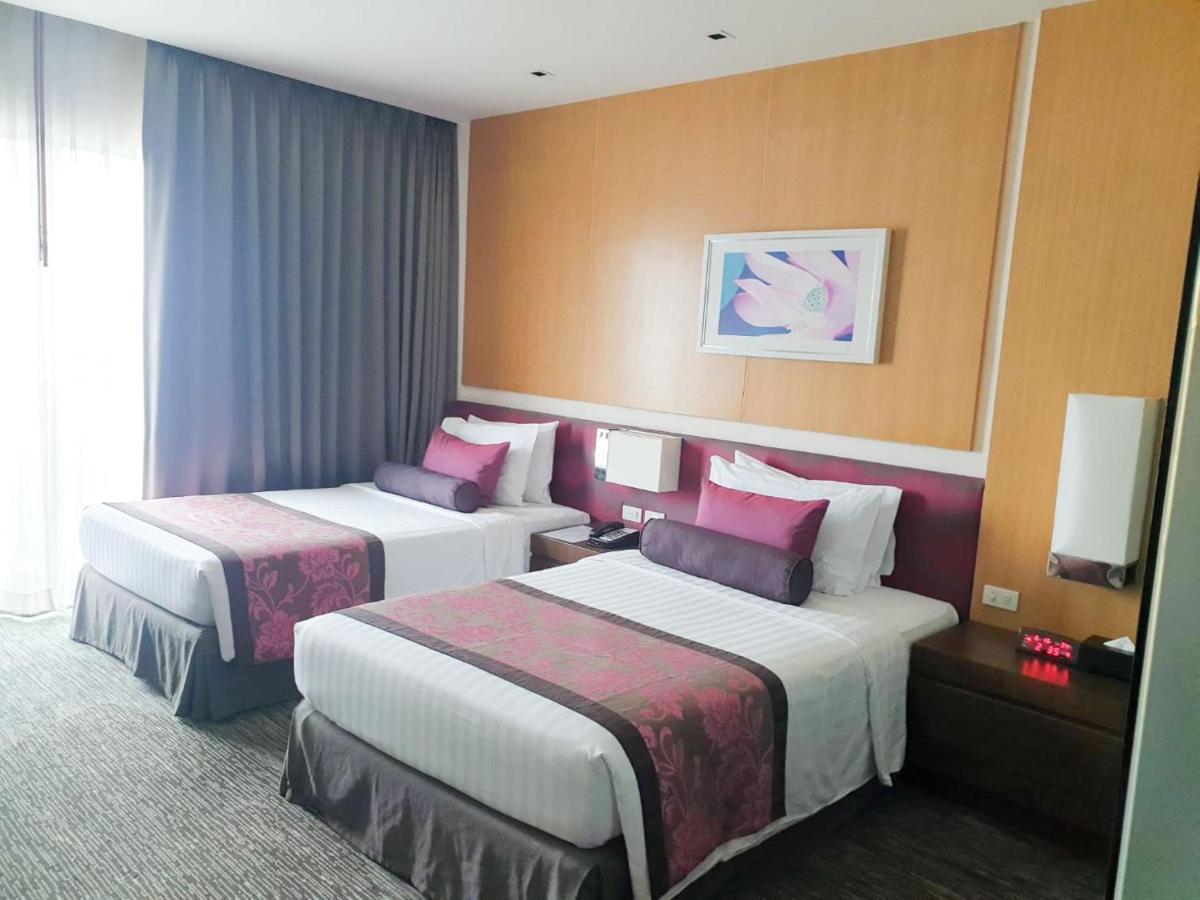 Amaranth Suvarnabhumi Hotel Bangkok Exterior photo Deluxe Twin Room