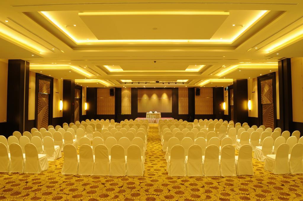Amaranth Suvarnabhumi Hotel Bangkok Facilities photo The Grand Ballroom